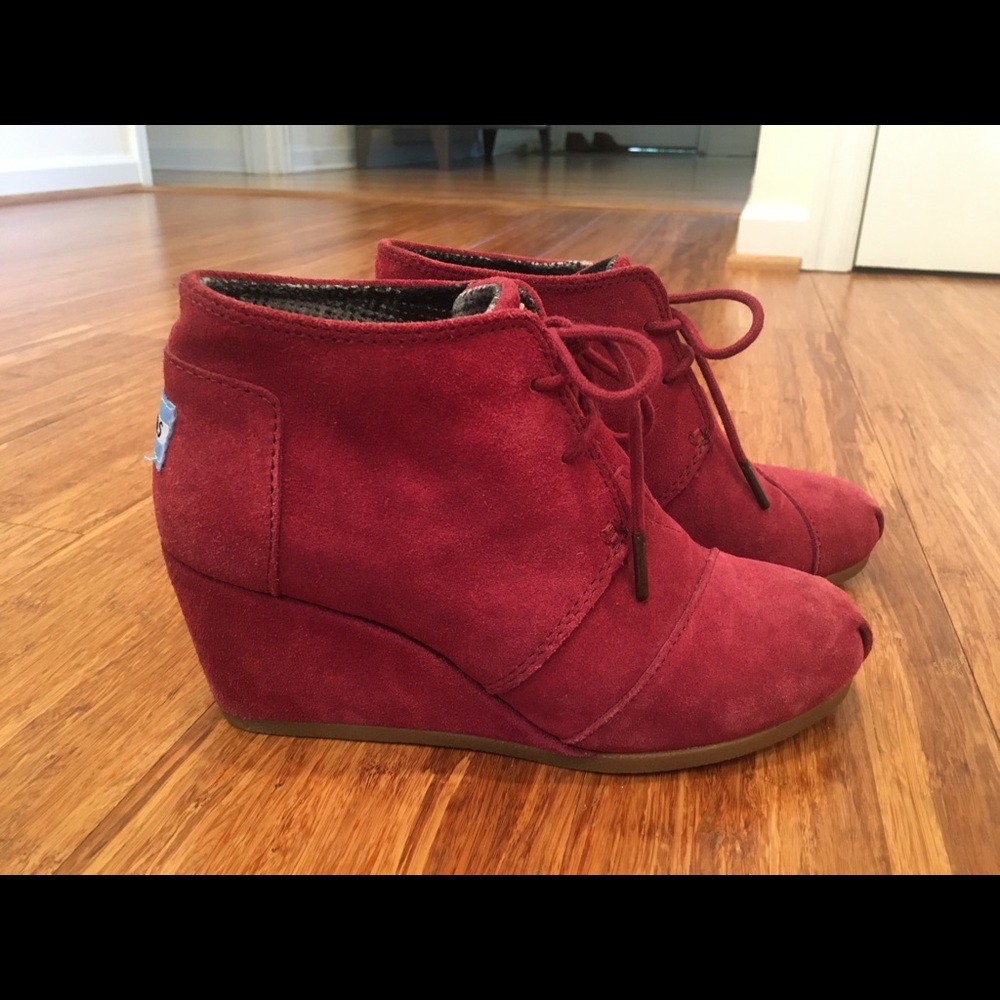 TOM’S Wedge Shoe Size 6.5